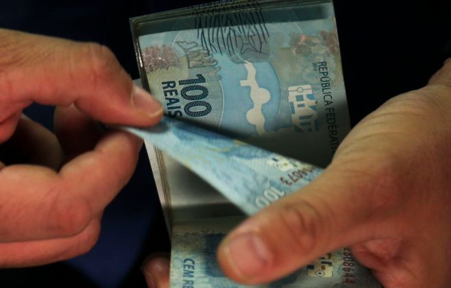 Governo propõe salário mínimo de R$ 1.717 em 2027