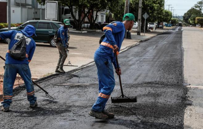 Governo de MT investe R$ 1,8 bilhão em melhoria de mais de 4 mil km de asfalto dentro das cidades