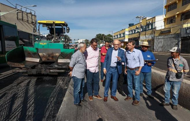 Governador cobra construtoras que firmam pacto para concluir faixa do BRT