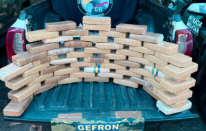 Força Tática e Gefron apreendem 63 quilos de pasta base e causam prejuízo de R$ 1,2 milhão às facções criminosas