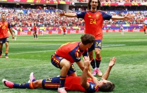 Espanha vence Áustria por 3 a 0 e avança às oitavas na Copa do Mundo