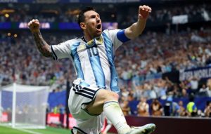 Em virada heroica, Messi classifica Argentina às quartas da Copa do Mundo