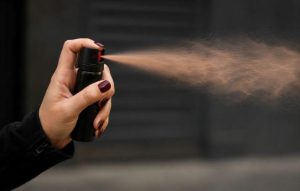 Lei do spray de pimenta avança proteção às mulheres