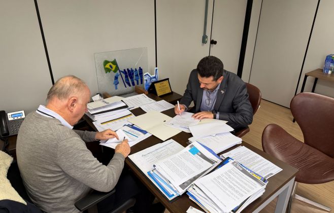 AMM e CNM formalizam parceria para ampliar uso de plataforma de compras públicas pelos municípios