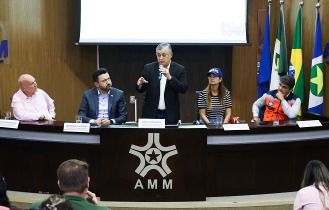 Ministro das Relações Institucionais se reúne com prefeitos de Mato Grosso para discutir impactos de eventos climáticos