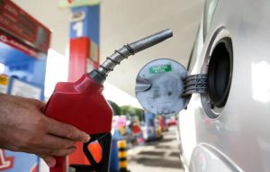 Tributos da gasolina são zerados e subsídios a combustíveis, ampliados